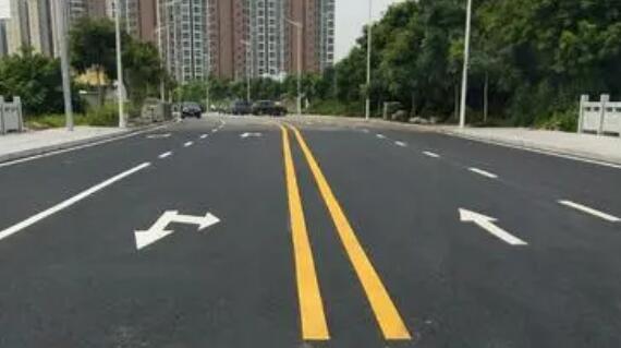 道路交通標(biāo)線寬度的具體尺寸是多少厘米？